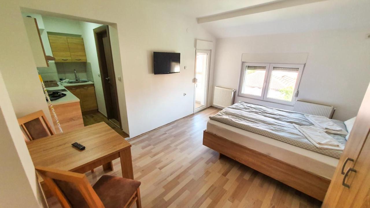 Apartments Velickovic Соко Баня Екстериор снимка
